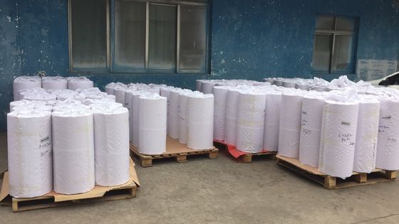 ผ้าตาข่ายไฟเบอร์กลาสวัตถุดิบหม้อแปลงสีขาวสำหรับบูชฉนวนไฟฟ้า