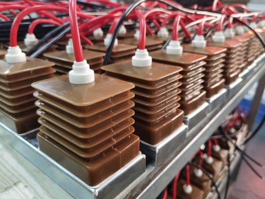 1.15 ราคา 1.25 กรัม/ซม.3 ความหนาแน่น Hardener Epoxy Resin Transformer กับอุณหภูมิของหมู 70-80C