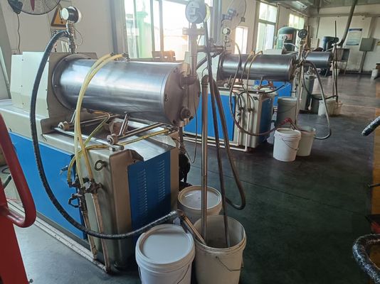 โซลูชั่นการเคลือบเครื่องกันไฟฟ้า ในภายในและภายนอก Epxoy Resin with Density 25C 1.19-1.22 g/cm3